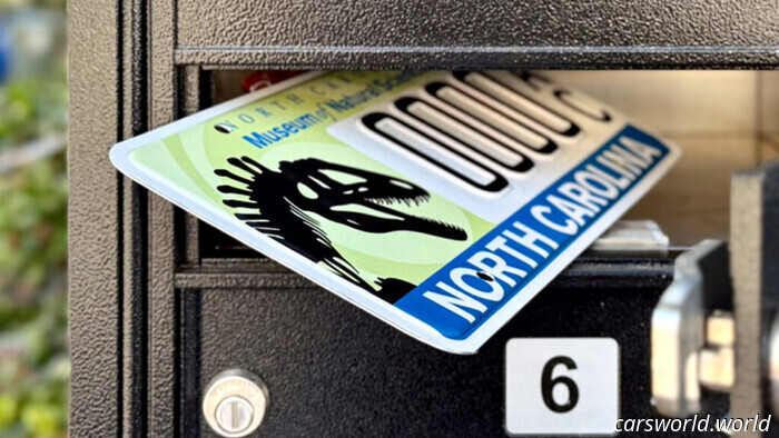 Водители Северной Каролины получили номерной знак, создание которого длилось 110 миллионов лет | Carscoops